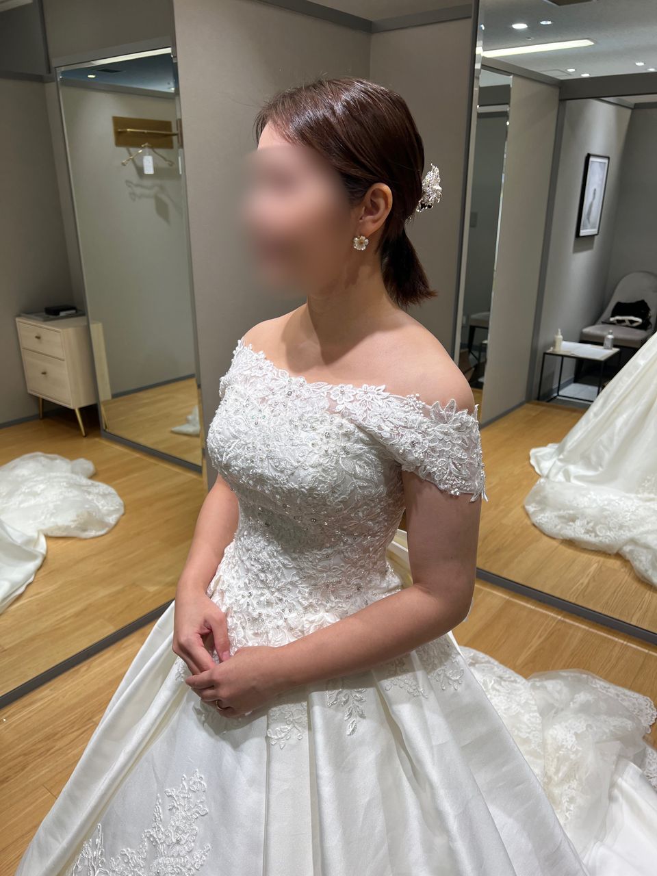 可憐なクラシカルドレス