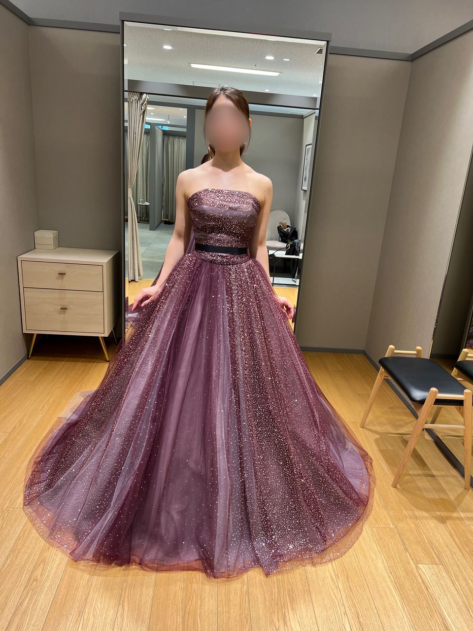 軽やかなワインカラードレス