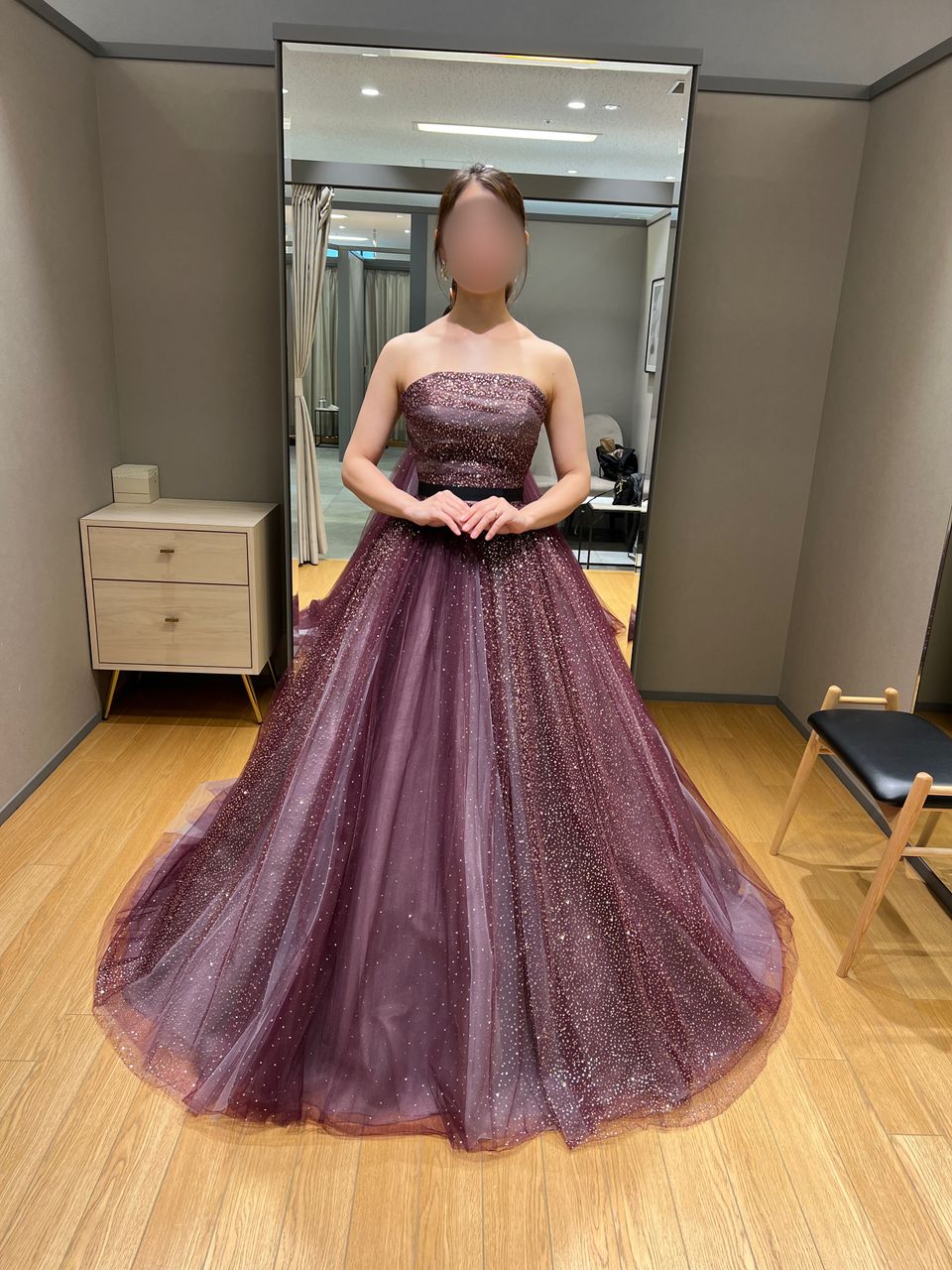 軽やかなワインカラードレス