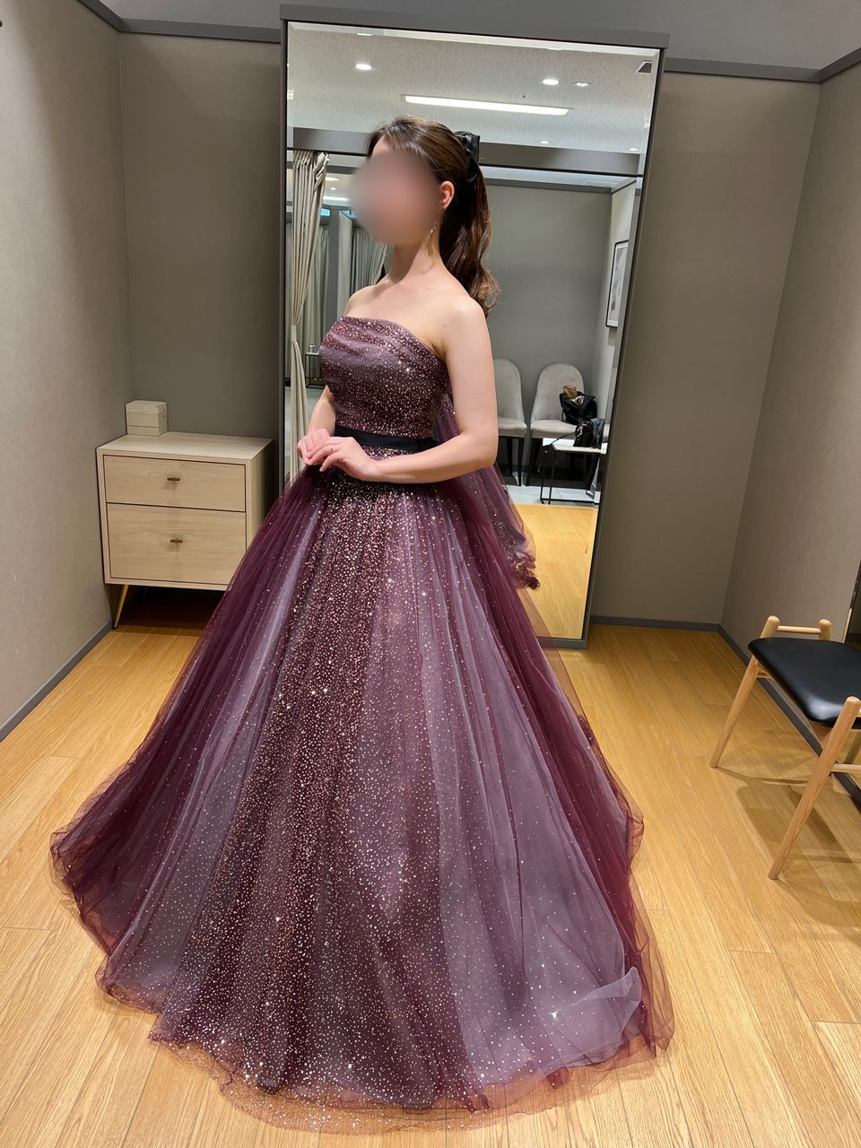 軽やかなワインカラードレス