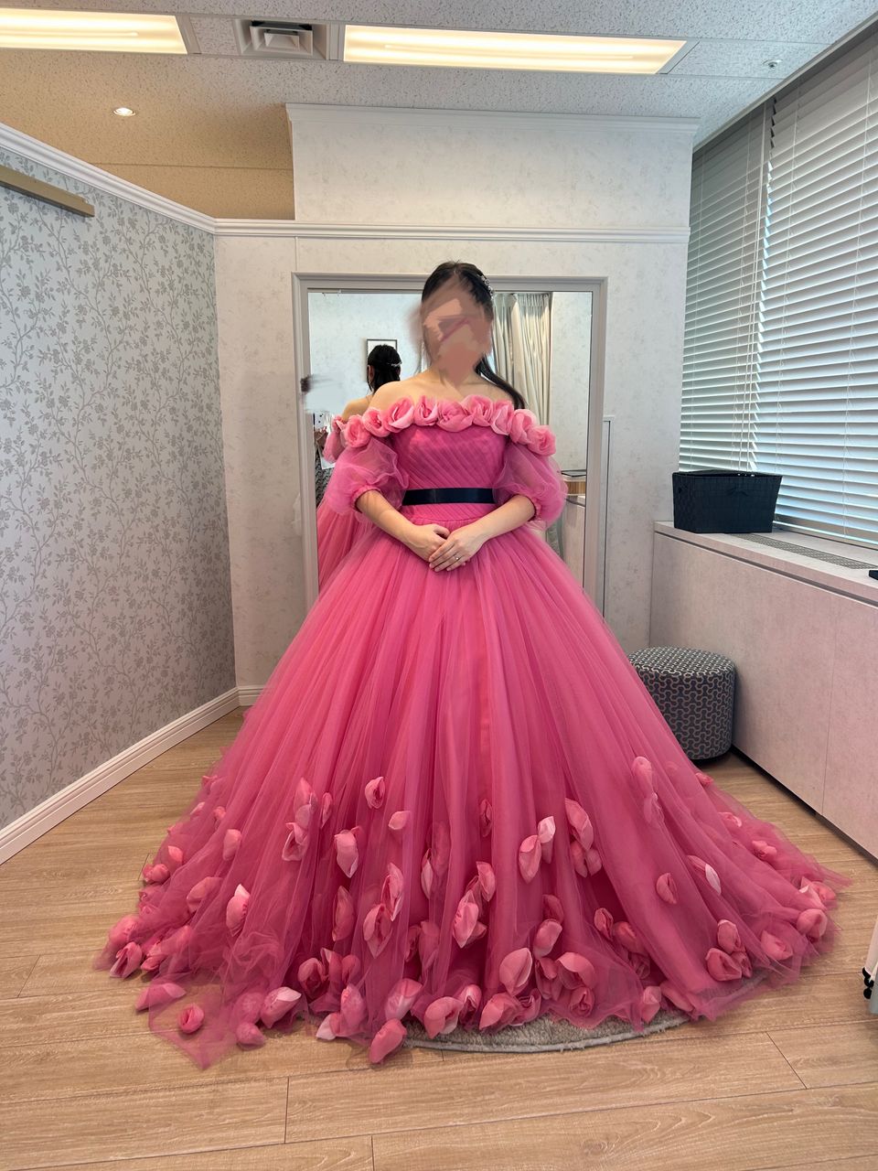 橋本環奈ちゃん着用可愛さ全開ドレス