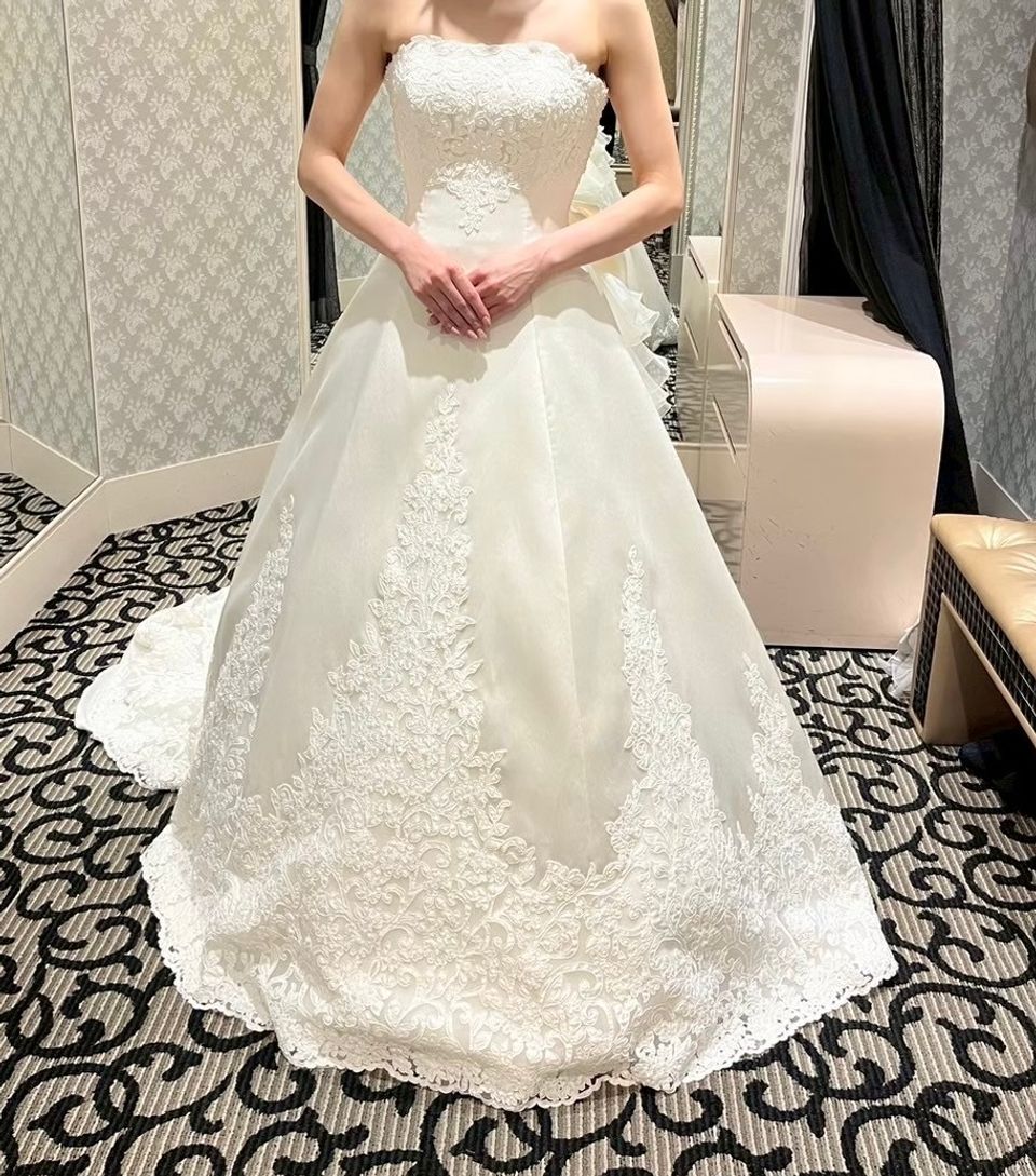 シルク生地が美しいドレス