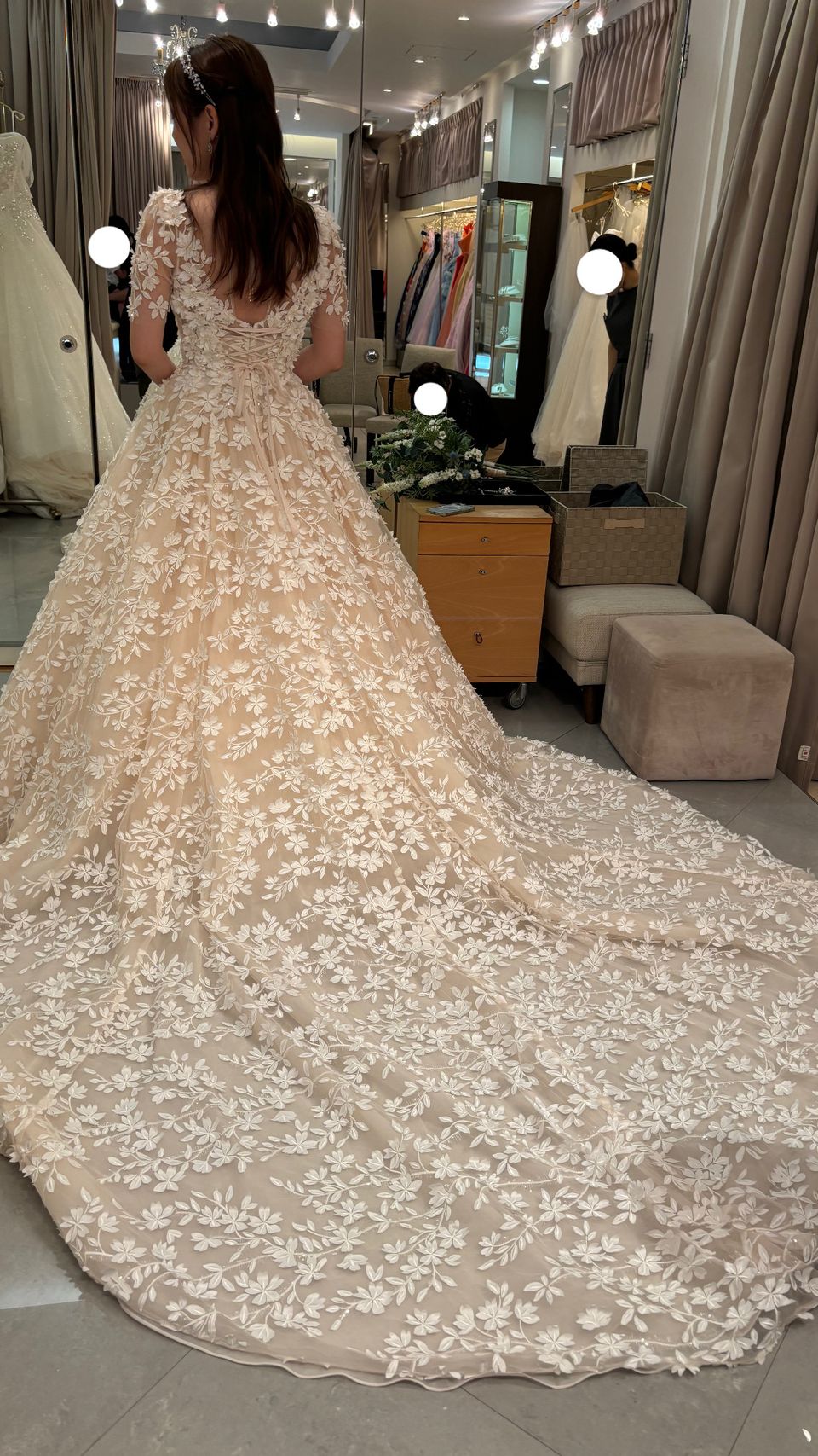 花びらたっぷりドレス