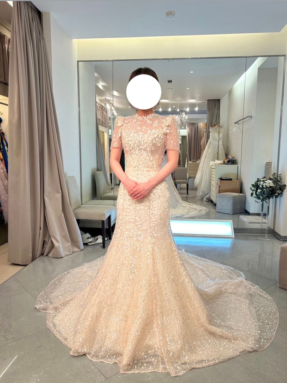 ビジューキラキラ ドレス 2着セット キラキラドレス。韓国のドレスで、ビジューをひとつひとつ手縫いされ