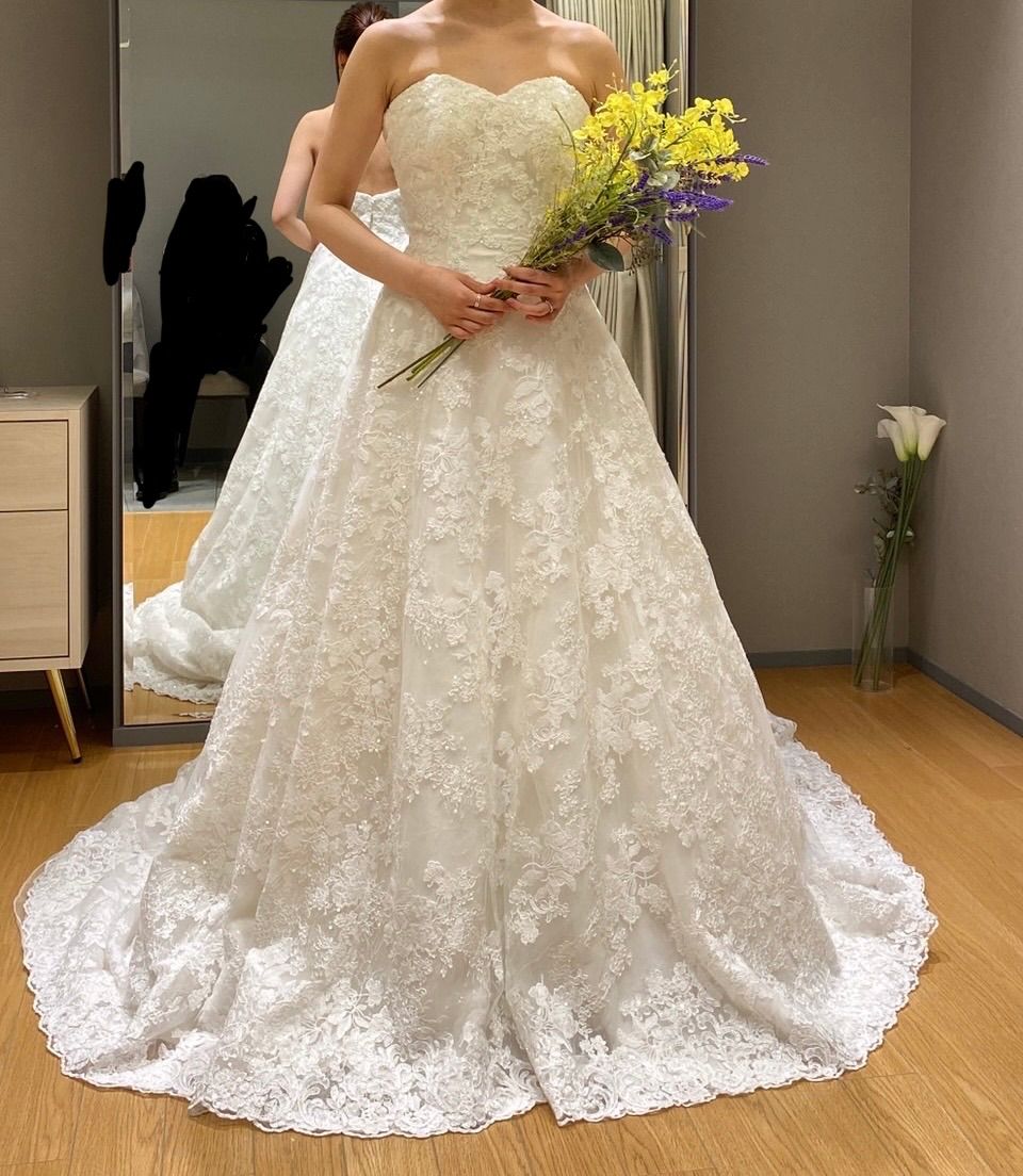 刺繍が綺麗なクラシカルドレス