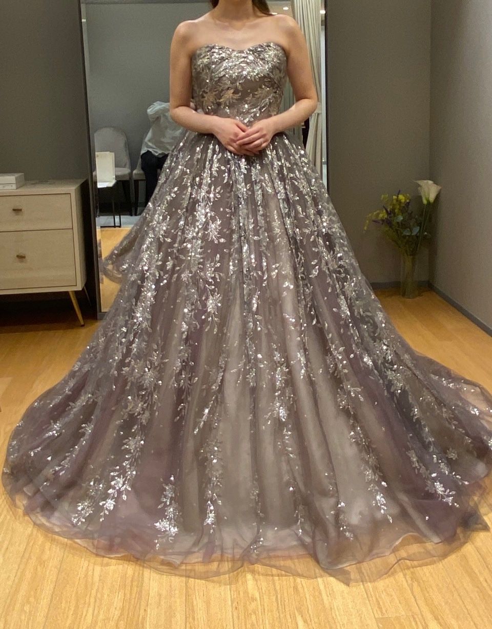 キラキラがかわいいグレードレス