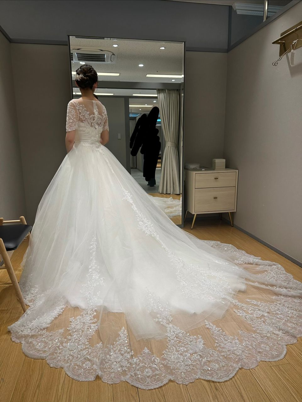 ロングトレーンのゴージャスドレス