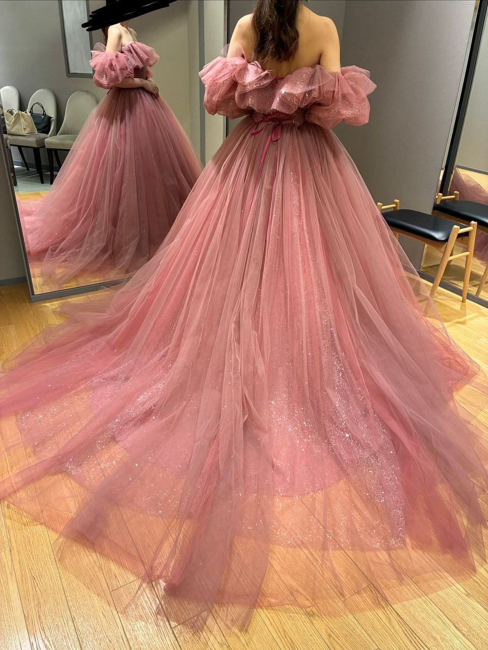 ボリュームたっぷりピンクドレス