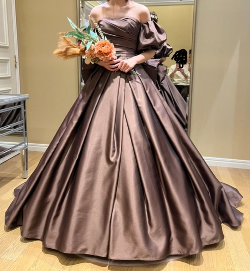 ブラウンドレス