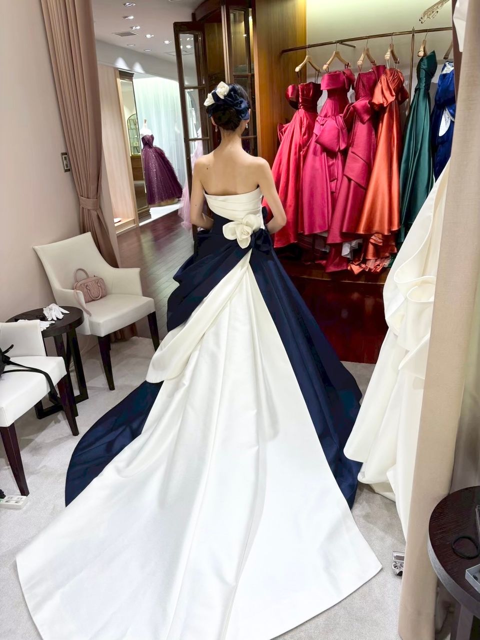 ハリ感のあるクラシカルなデザイン