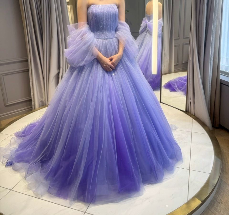 パーソナルカラーを選ばないドレス