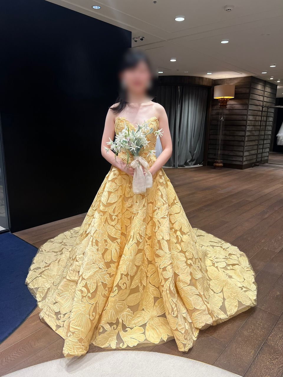 レモン色ドレス