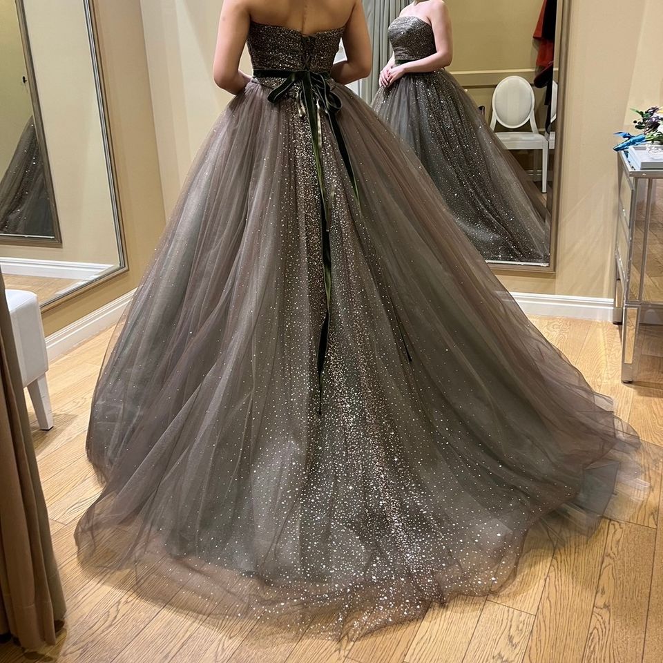 カーキでナチュラルドレス